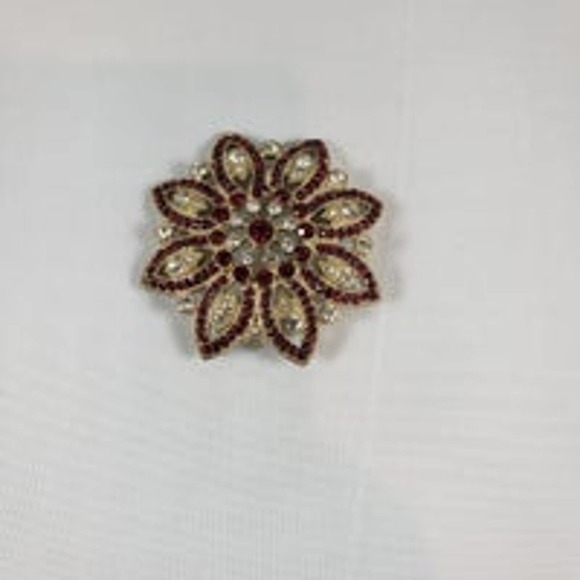 Vintage Monet Red and clear gold tone flower pin brooch - Picture 4 of 5